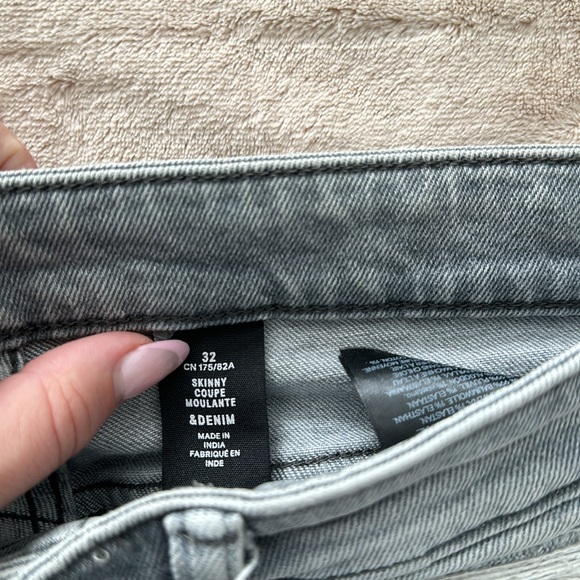 Men’s H&M Skinny Coupe Distressed Denim Jeans Gray - Picture 3 of 4